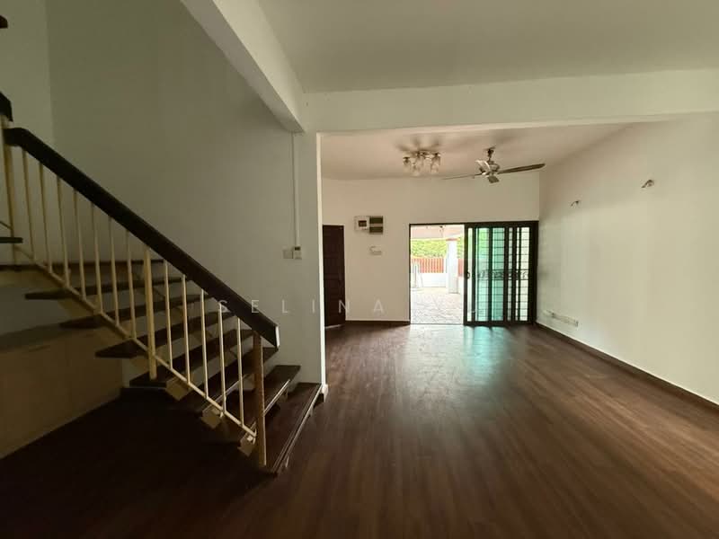 Rumah Teres untuk Dijual di Alam Damai (Cheras) - Selina Yu - Living Room - PropertyGuru.com.my