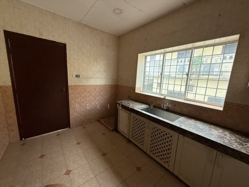 Rumah Teres untuk Dijual di Alam Damai (Cheras) - Selina Yu - Kitchen - PropertyGuru.com.my