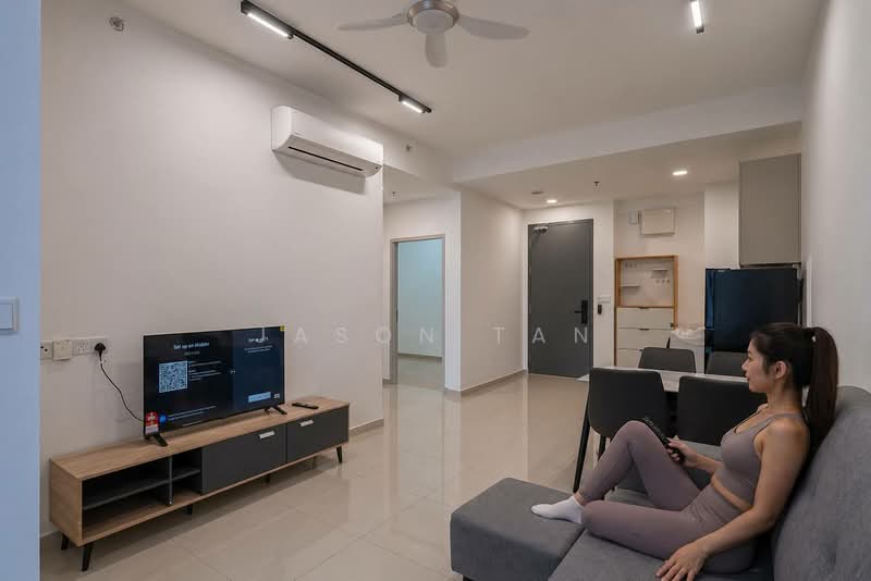 Servis Apartment untuk Disewa di BeCentral @ i-City - Jason Tan - Living Room - PropertyGuru.com.my