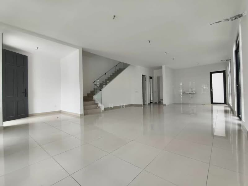 Rumah Kluster untuk Dijual di Setia Tropika (Johor Bahru) - Ann . - Living Room - PropertyGuru.com.my