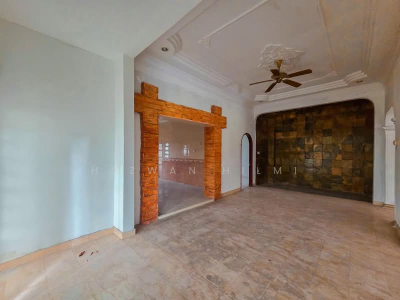 Semi-Detached House for Sale in Kota Kemuning (Shah Alam) - Hazwan Hilmi - Living Room - PropertyGuru.com.my