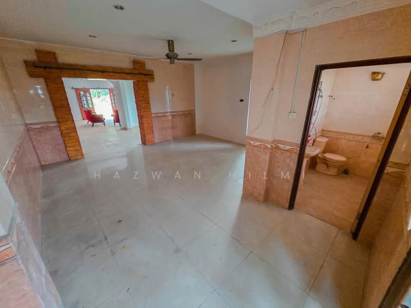 Semi-Detached House for Sale in Kota Kemuning (Shah Alam) - Hazwan Hilmi - Living Room - PropertyGuru.com.my