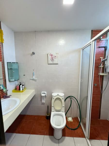 Rumah Teres 3 Tingkat untuk Dijual di Laman Rimbunan (Kepong) - Valerie Ng - Bathroom - PropertyGuru.com.my
