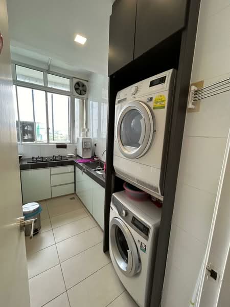 Servis Apartment untuk Dijual di H2O Residences - Yao Tan - Kitchen - PropertyGuru.com.my