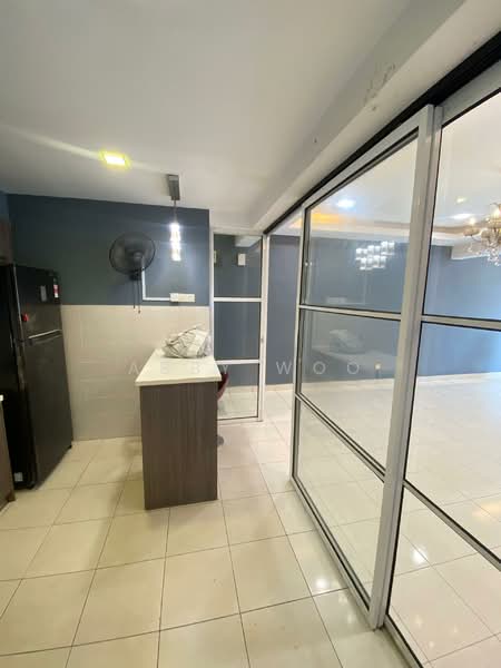 Pangsapuri untuk Disewa di Pelangi Heights - Abby Woo - Kitchen - PropertyGuru.com.my