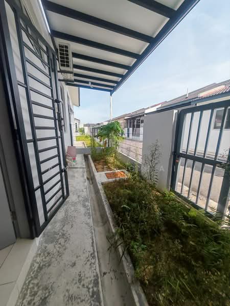 1-storey Terraced House for Sale in Taman Impian Emas (Skudai) - Annie Chai - Exterior - PropertyGuru.com.my