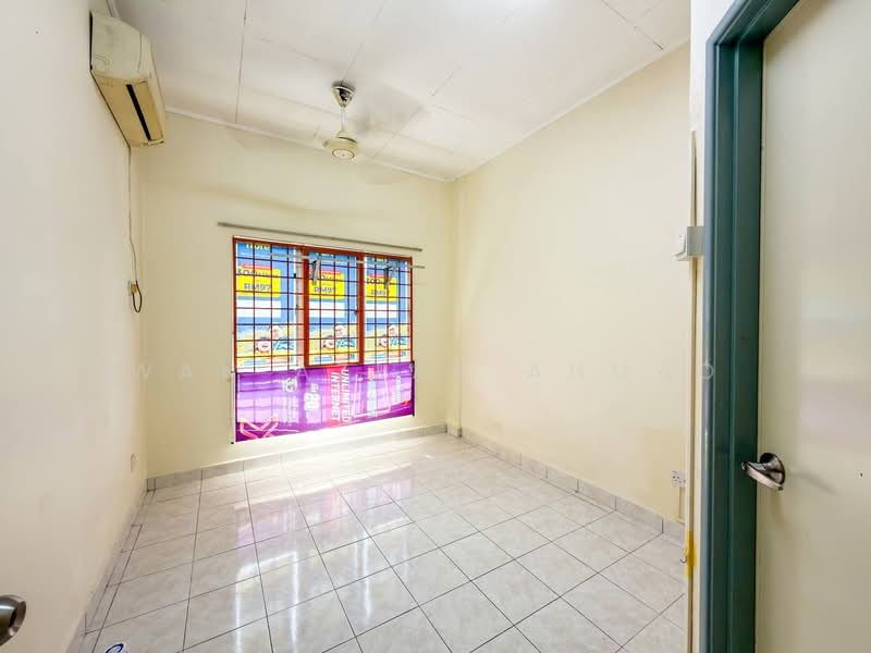 Apartment for Sale at Pangsapuri Seroja - Wan Azlan Ahmad - PropertyGuru.com.my
