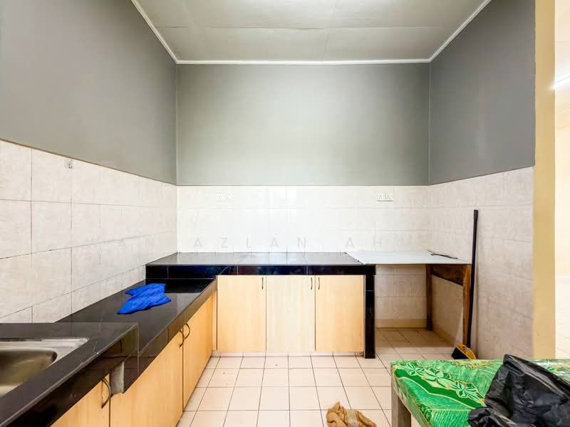 Apartment for Sale at Pangsapuri Seroja - Wan Azlan Ahmad - PropertyGuru.com.my