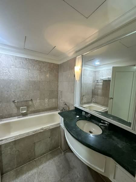 Servis Apartment untuk Disewa di Berjaya Times Square - Eric Per - Bathroom - PropertyGuru.com.my