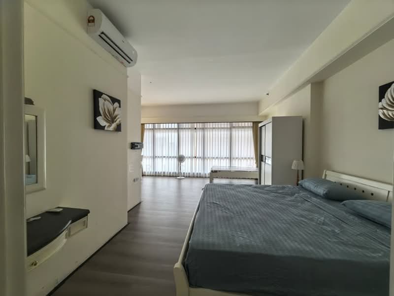 Servis Apartment untuk Disewa di Berjaya Times Square - Eric Per - Bedroom - PropertyGuru.com.my