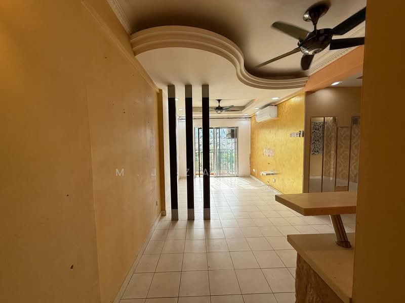 Apartment for Sale at Pangsapuri Saujana Gombak - M.J Zairin - Living Room - PropertyGuru.com.my