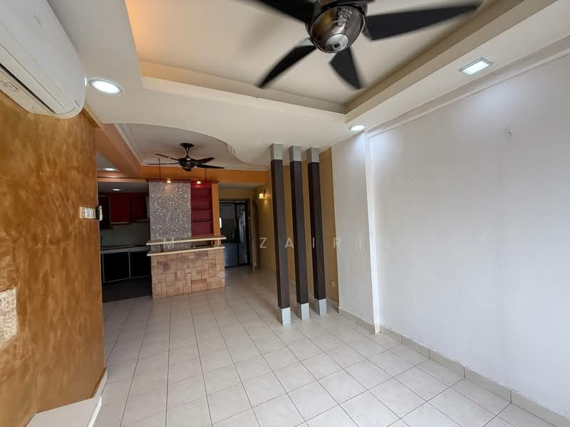 Apartment for Sale at Pangsapuri Saujana Gombak - M.J Zairin - Living Room - PropertyGuru.com.my