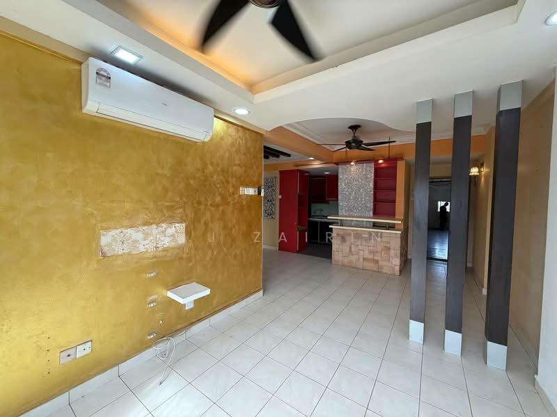 Apartment for Sale at Pangsapuri Saujana Gombak - M.J Zairin - Living Room - PropertyGuru.com.my