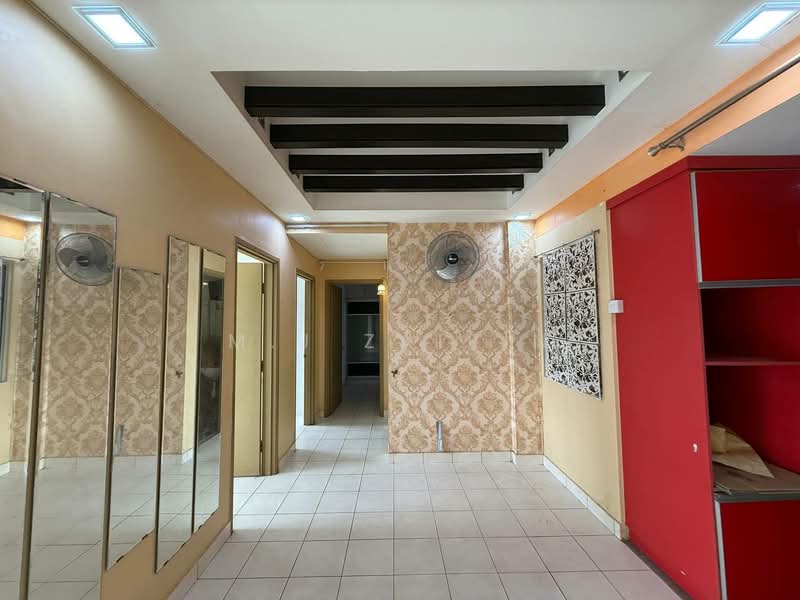 Apartment for Sale at Pangsapuri Saujana Gombak - M.J Zairin - Interior - PropertyGuru.com.my