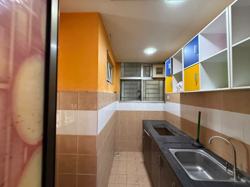 Apartment for Sale at Pangsapuri Saujana Gombak - M.J Zairin - Kitchen - PropertyGuru.com.my