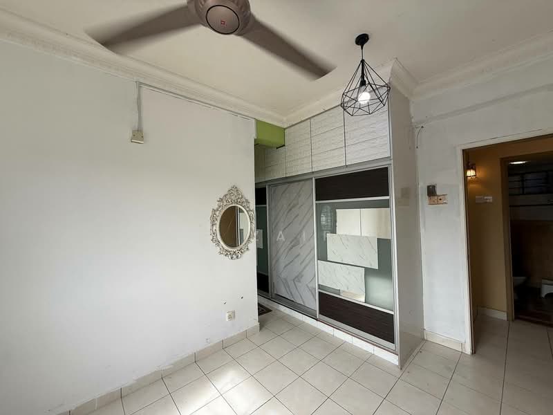 Apartment for Sale at Pangsapuri Saujana Gombak - M.J Zairin - Interior - PropertyGuru.com.my
