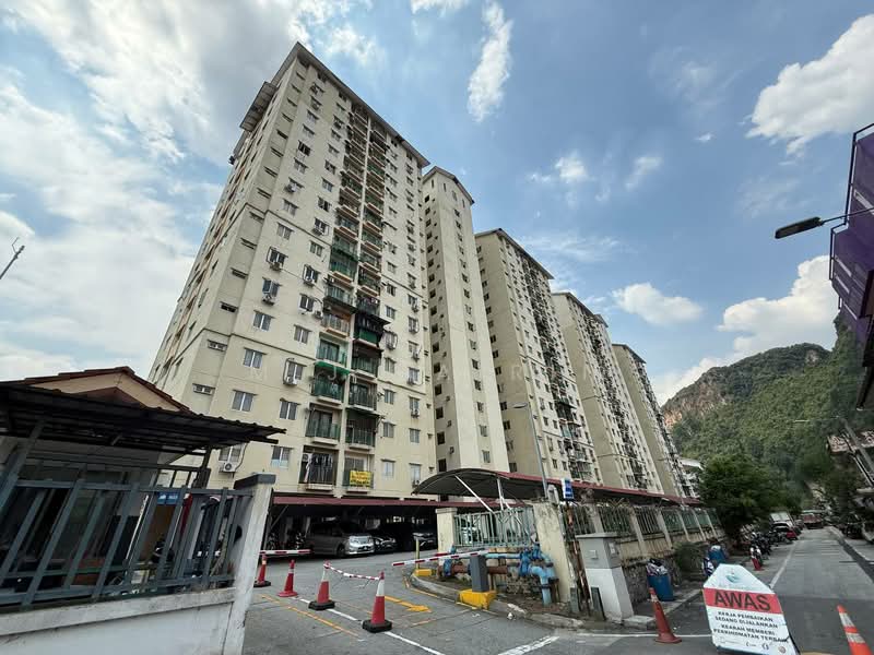 Apartment for Sale at Pangsapuri Saujana Gombak - M.J Zairin - Exterior - PropertyGuru.com.my