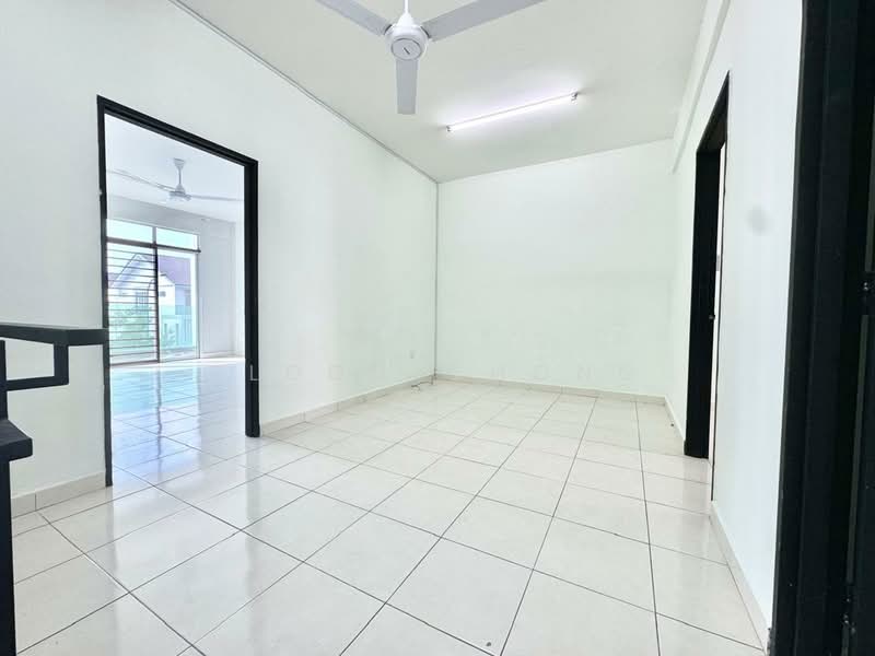 3-storey Terraced House for Rent in Kajang (Selangor) - Eldon Chong - Living Room - PropertyGuru.com.my