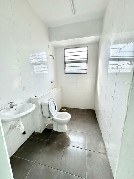 3-storey Terraced House for Rent in Kajang (Selangor) - Eldon Chong - Bathroom - PropertyGuru.com.my