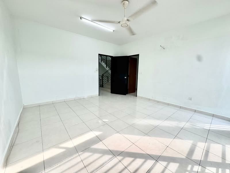 3-storey Terraced House for Rent in Kajang (Selangor) - Eldon Chong - Living Room - PropertyGuru.com.my
