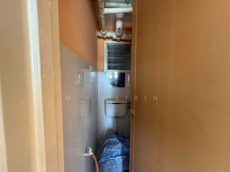 Apartment for Sale at Delima Apartment - M.J Zairin - Bathroom - PropertyGuru.com.my