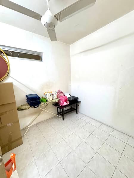 Apartment for Sale at Apartment Taman Topaz - Azmi . - PropertyGuru.com.my