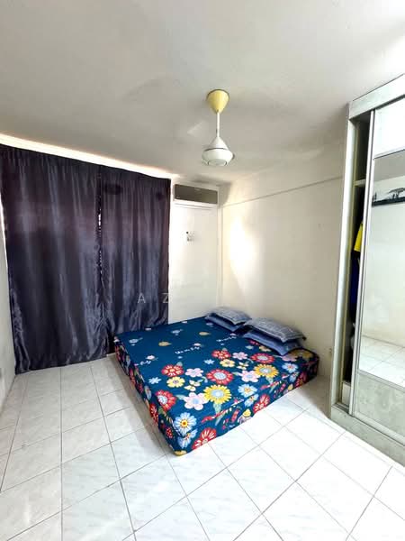 Apartment for Sale at Apartment Taman Topaz - Azmi . - PropertyGuru.com.my