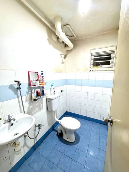 Apartment for Sale at Apartment Taman Topaz - Azmi . - PropertyGuru.com.my