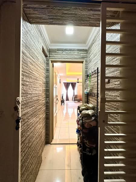 Apartment for Sale at Apartment Taman Topaz - Azmi . - PropertyGuru.com.my