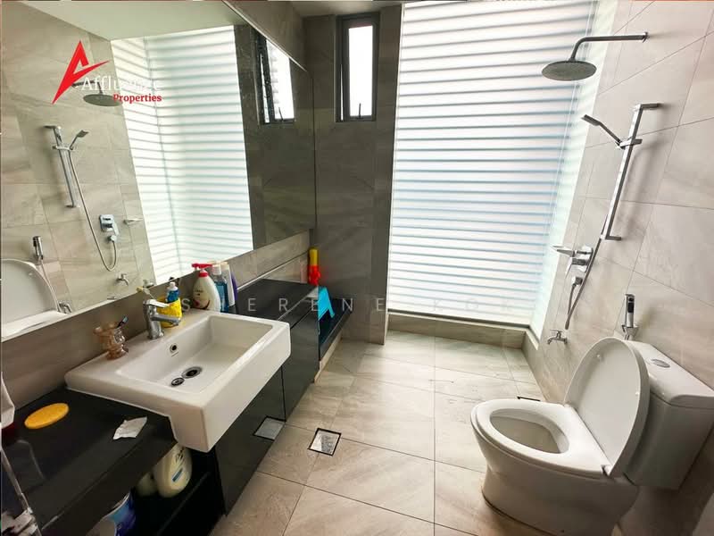 Rumah Teres 2 Tingkat untuk Dijual di La Promenade (Samarahan) - Sherene Kok - Bathroom - PropertyGuru.com.my