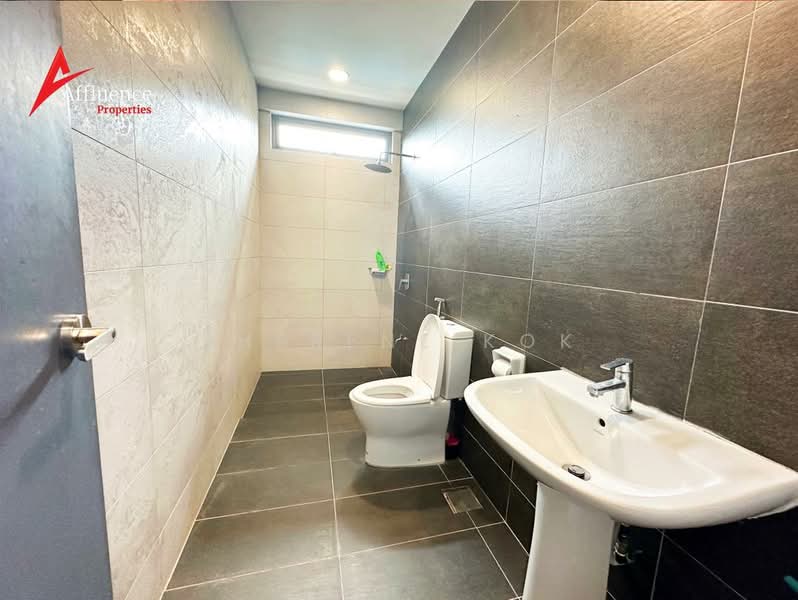 Rumah Teres 2 Tingkat untuk Dijual di La Promenade (Samarahan) - Sherene Kok - Bathroom - PropertyGuru.com.my