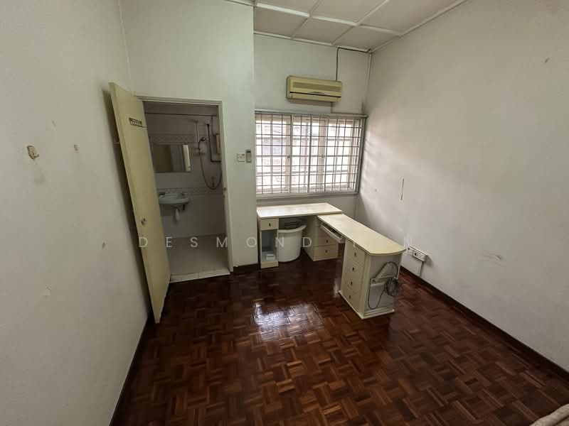 Rumah Teres 2 Tingkat untuk Dijual di SS 23, Taman Sea (Petaling Jaya) - Desmond Tan - Study - PropertyGuru.com.my
