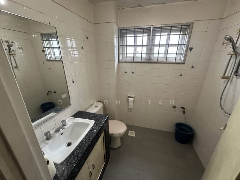 Rumah Teres 2 Tingkat untuk Dijual di SS 23, Taman Sea (Petaling Jaya) - Desmond Tan - Bathroom - PropertyGuru.com.my
