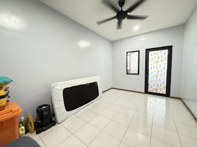 2-storey Terraced House for Sale in Taman Scientex Rawang (Rawang) - Chloe Kok - PropertyGuru.com.my