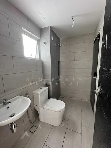 Rumah Teres 2 Tingkat untuk Dijual di Semenyih (Selangor) - AimiRahim Hartanah - Bathroom - PropertyGuru.com.my