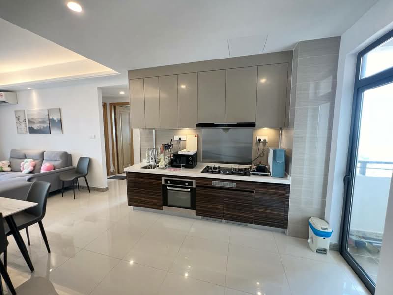 Kondominium untuk Dijual di R&F Princess Cove Phase 2-Seine Region - Annie Chai - Living Room - PropertyGuru.com.my