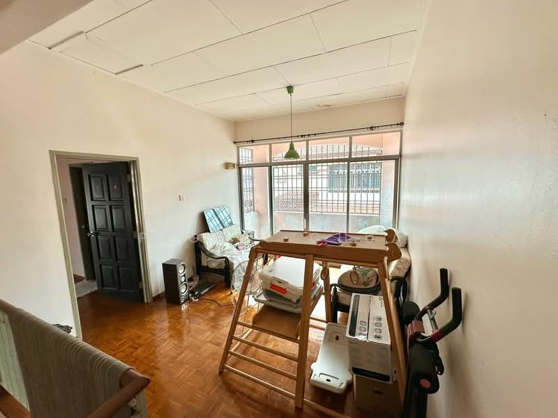 Semi-Detached House for Sale in Taman Bukit Jaya (Ulu Tiram) - Peggie Chua - Living Room - PropertyGuru.com.my