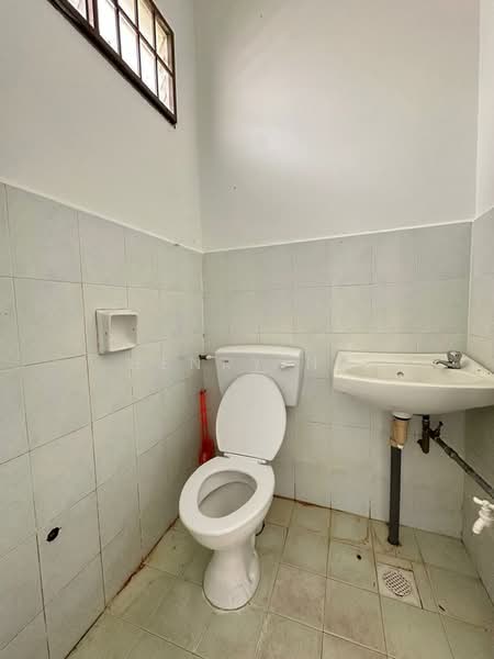 Rumah Teres 1 Tingkat untuk Dijual di Bandar Aman Jaya (Sungai Petani) - Henry Ng - Bathroom - PropertyGuru.com.my