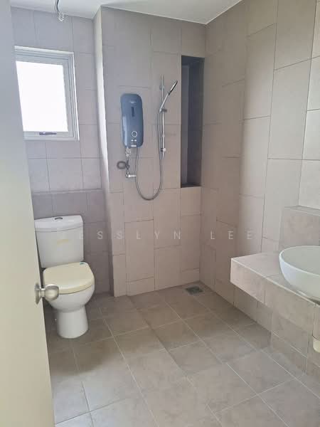 Service Residence for Sale at Jadite Suites - Jesslyn Lee - Bathroom - PropertyGuru.com.my