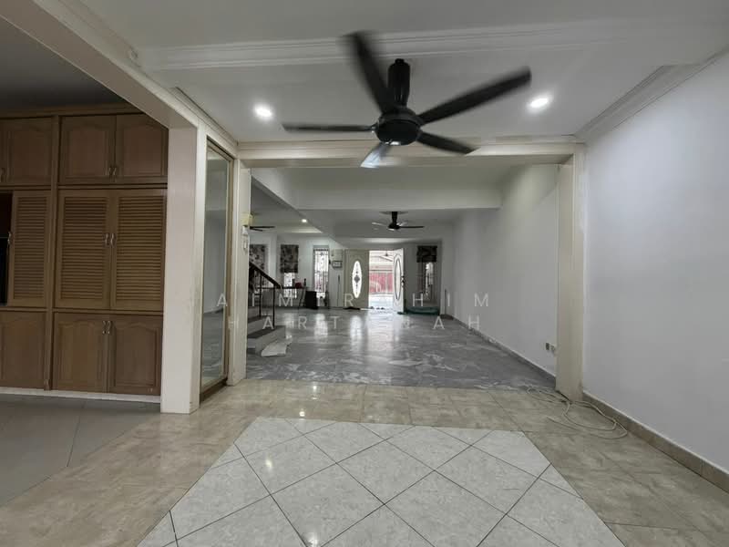 2-storey Terraced House for Sale in Saujana Impian (Kajang) - AimiRahim Hartanah - Living Room - PropertyGuru.com.my