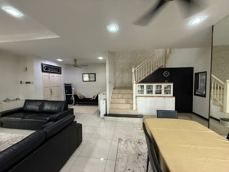 Cluster House for Sale in Johor Bahru (Johor) - JIA SOONG NG - Living Room - PropertyGuru.com.my