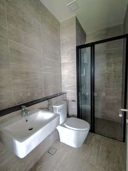 Sofo for Sale in Kota Damansara (Selangor) - Valerie Tang - Bathroom - PropertyGuru.com.my