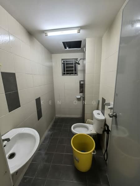Pangsapuri untuk Disewa di Seri Baiduri - Ken Ong - Bathroom - PropertyGuru.com.my