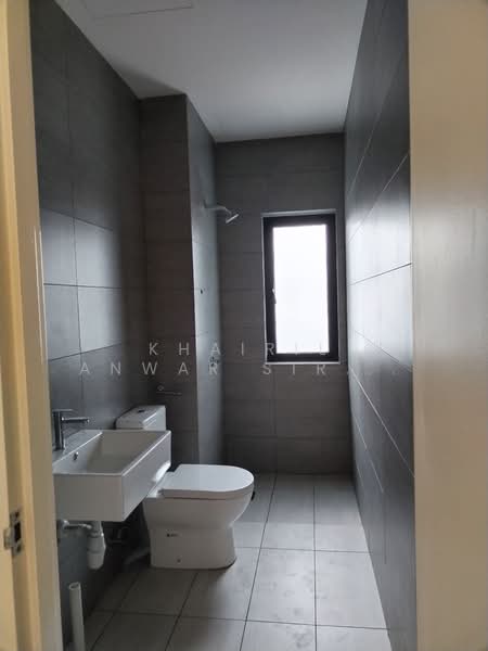 Servis Apartment untuk Dijual di Habitus @ City of Elmina - Khairil Anwar Sirajudin - Bathroom - PropertyGuru.com.my