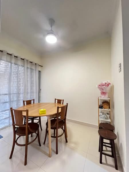 2-storey Terraced House for Sale in Subang Jaya (Selangor) - Gerrard Lim - Dining Room - PropertyGuru.com.my