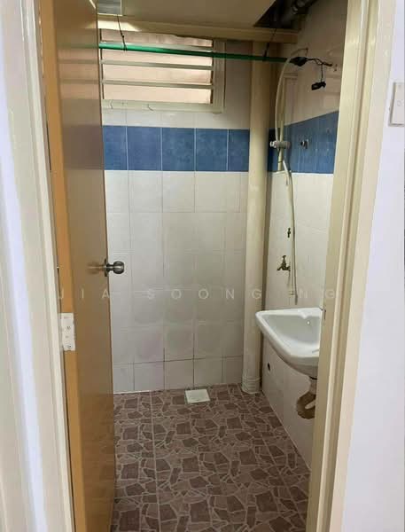 Rumah Flat untuk Disewa di Taman Ehsan Jaya - JIA SOONG NG - Bathroom - PropertyGuru.com.my