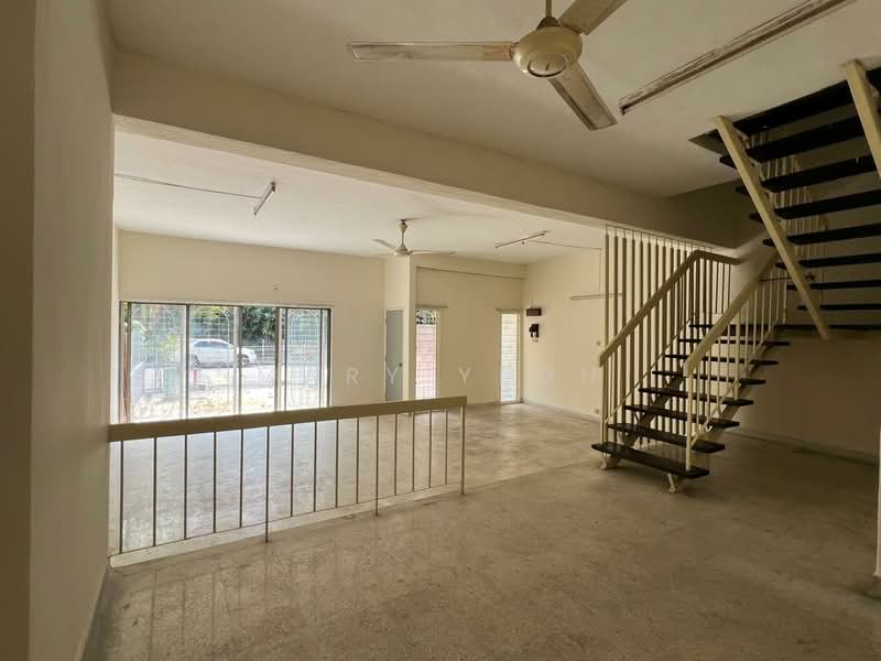 Rumah Teres 2 Tingkat untuk Dijual di Taman Connaught (Cheras) - Mary Yeoh - Living Room - PropertyGuru.com.my