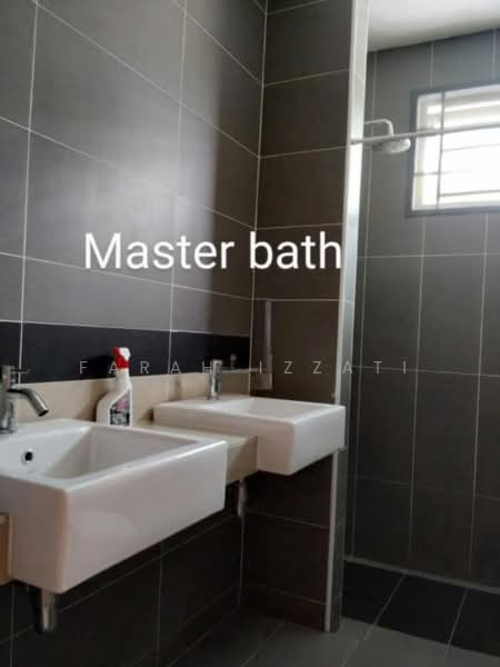 Semi-Detached House for Rent in Telok Panglima Garang (Selangor) - Farah Izzati - Bathroom - PropertyGuru.com.my