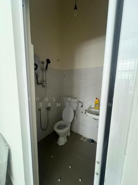 1-storey Terraced House for Sale in Bandar Sri Damansara (Selangor) - Abdul Rahman M Samsudeen - Bathroom - PropertyGuru.com.my