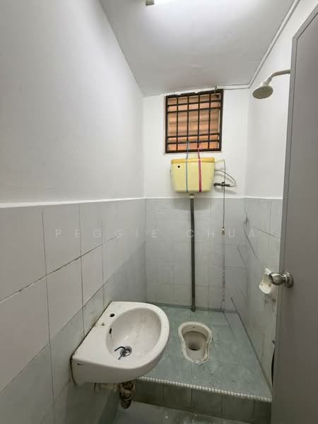 2-storey Terraced House for Sale in Taman Bukit Tiram (Ulu Tiram) - Peggie Chua - Bathroom - PropertyGuru.com.my